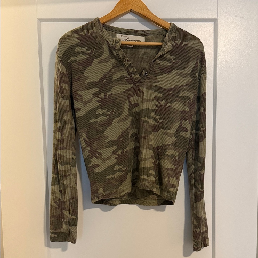Vintage Havana Green Camo Long Sleeve Top